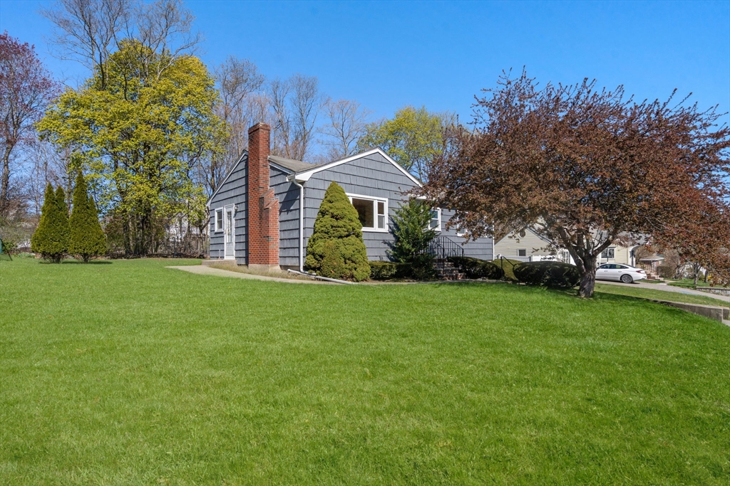 196 Hill St, Norwood, Massachusetts, 3 Bedrooms Bedrooms, 6 Rooms Rooms,1 BathroomBathrooms,Residential,For Sale,Hill St,73508685