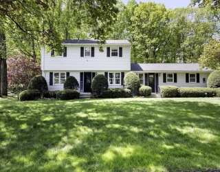 55 Longfellow Road, Holyoke, Massachusetts, 4 Bedrooms Bedrooms, 8 Rooms Rooms,3 BathroomsBathrooms,Residential,For Sale,Longfellow Road,73515936