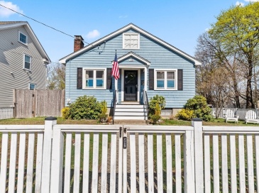28 Riverside Sq, Boston, Massachusetts, 3 Bedrooms Bedrooms, 5 Rooms Rooms,1 BathroomBathrooms,Residential,For Sale,Riverside Sq,73517410 28 Riverside Sq, Boston, Massachusetts, 3 Bedrooms Bedrooms, 5 Rooms Rooms,1 BathroomBathrooms,Residential,For Sale,Riverside Sq,73517410
