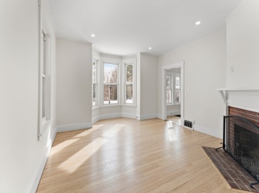 107 Water St, Framingham, Massachusetts, 3 Bedrooms Bedrooms, 6 Rooms Rooms,1 BathroomBathrooms,Residential Lease,For Rent,Water St,73518024