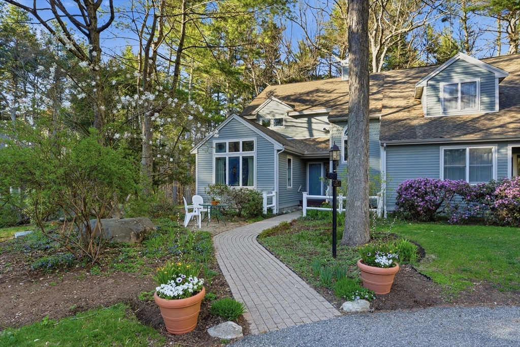 18 Quail Run, Acton, Massachusetts, 3 Bedrooms Bedrooms, 6 Rooms Rooms,3.5 BathroomsBathrooms,Residential,For Sale,Quail Run,73485832