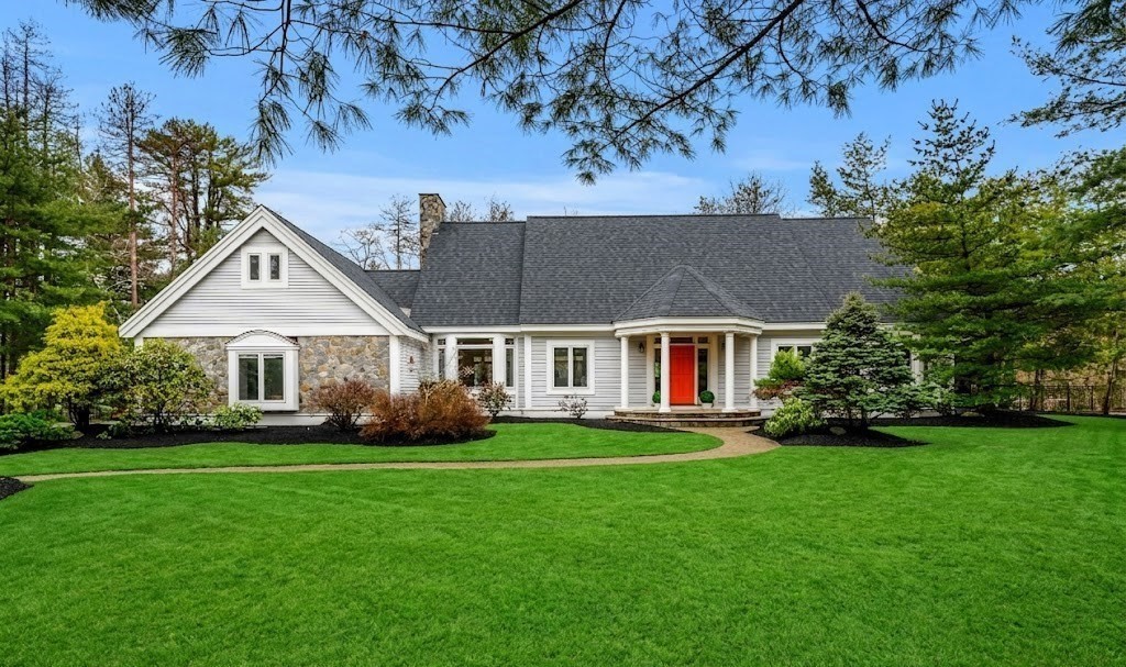 48 Candlewood Dr, Topsfield, Massachusetts, 4 Bedrooms Bedrooms, 10 Rooms Rooms,2.5 BathroomsBathrooms,Residential,For Sale,Candlewood Dr,73497998