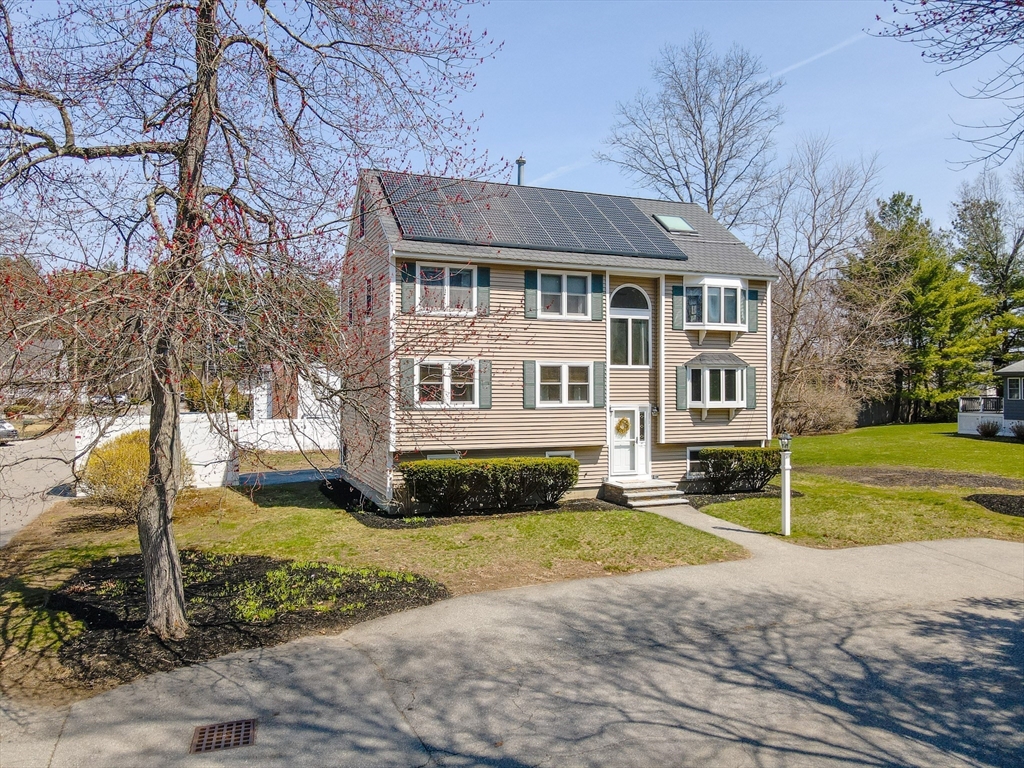 29 Donald Rd, Billerica, Massachusetts, 5 Bedrooms Bedrooms, 12 Rooms Rooms,4 BathroomsBathrooms,Residential,For Sale,Donald Rd,73504702