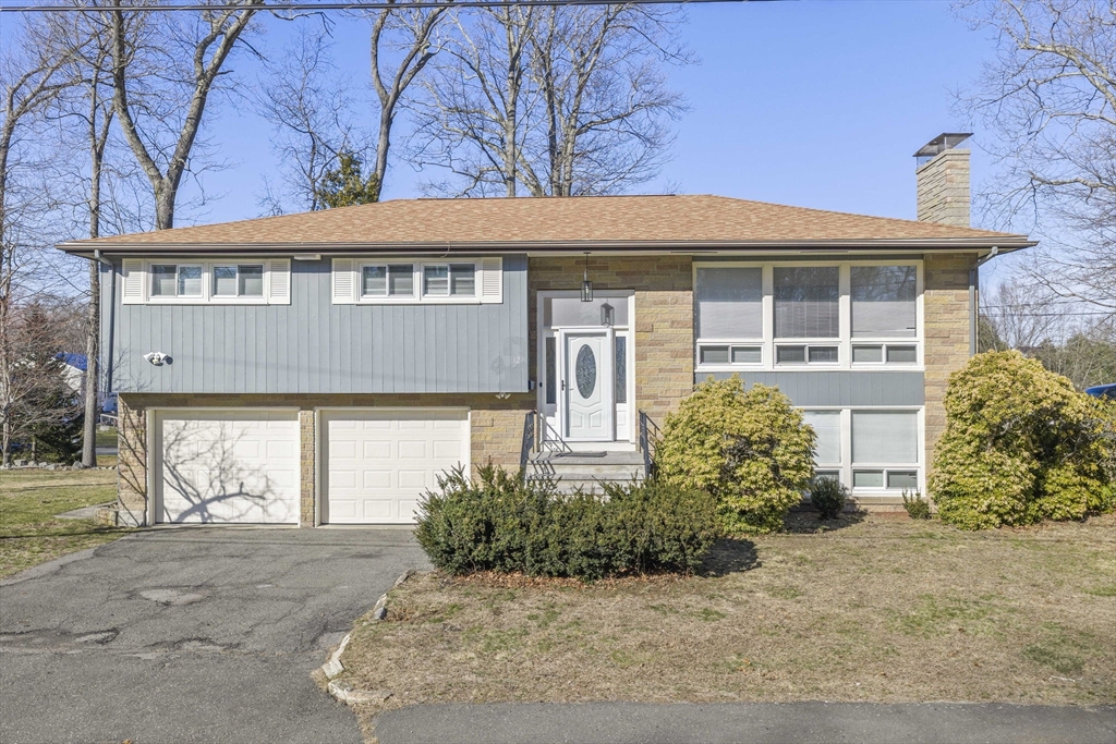 12 Darrell Drive, Randolph, Massachusetts, 3 Bedrooms Bedrooms, 7 Rooms Rooms,3 BathroomsBathrooms,Residential,For Sale,Darrell Drive,73492344