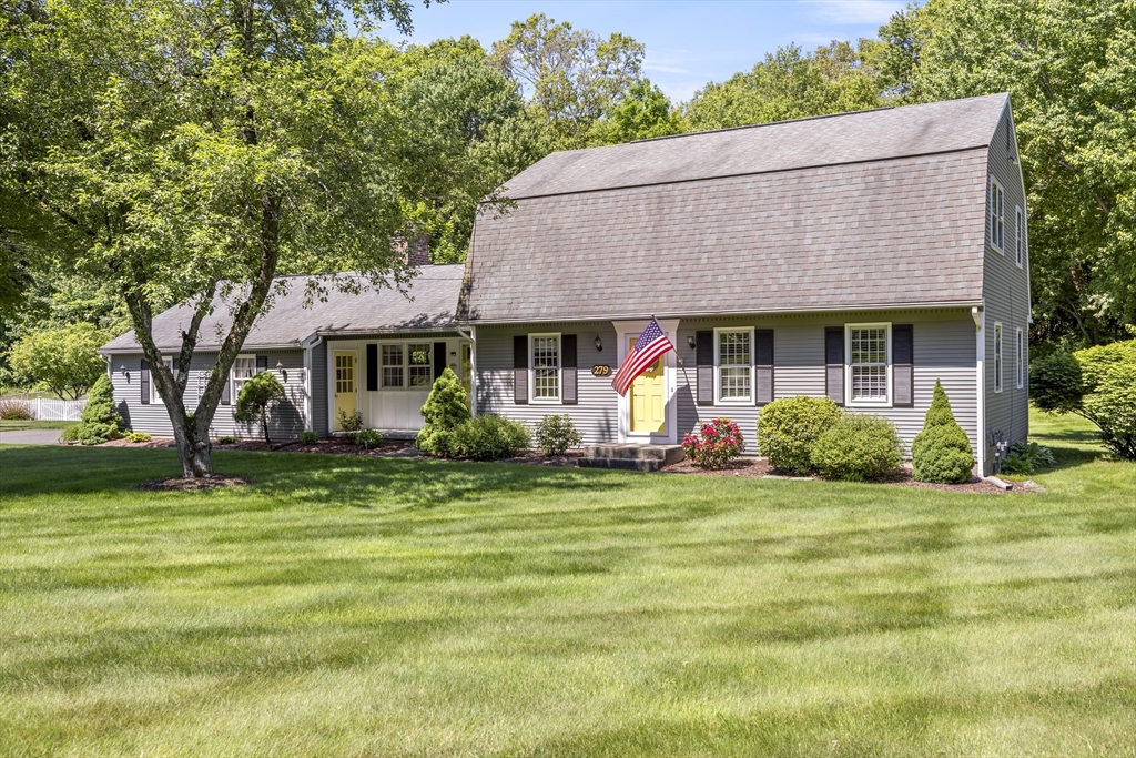 279 Main Street, Wilbraham, Massachusetts, 3 Bedrooms Bedrooms, 7 Rooms Rooms,2 BathroomsBathrooms,Residential,For Sale,Main Street,73532231