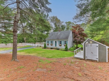 195 Knotty Pine Ln, Barnstable, Massachusetts, 3 Bedrooms Bedrooms, 5 Rooms Rooms,1.5 BathroomsBathrooms,Residential,For Sale,Knotty Pine Ln,73535171