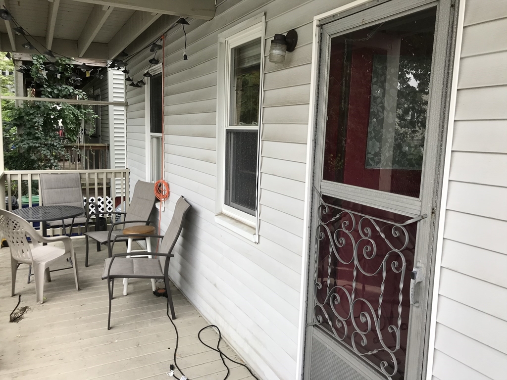 23 Harold St, Somerville, Massachusetts, 4 Bedrooms Bedrooms, 6 Rooms Rooms,1 BathroomBathrooms,Residential Lease,For Rent,Harold St,73535286