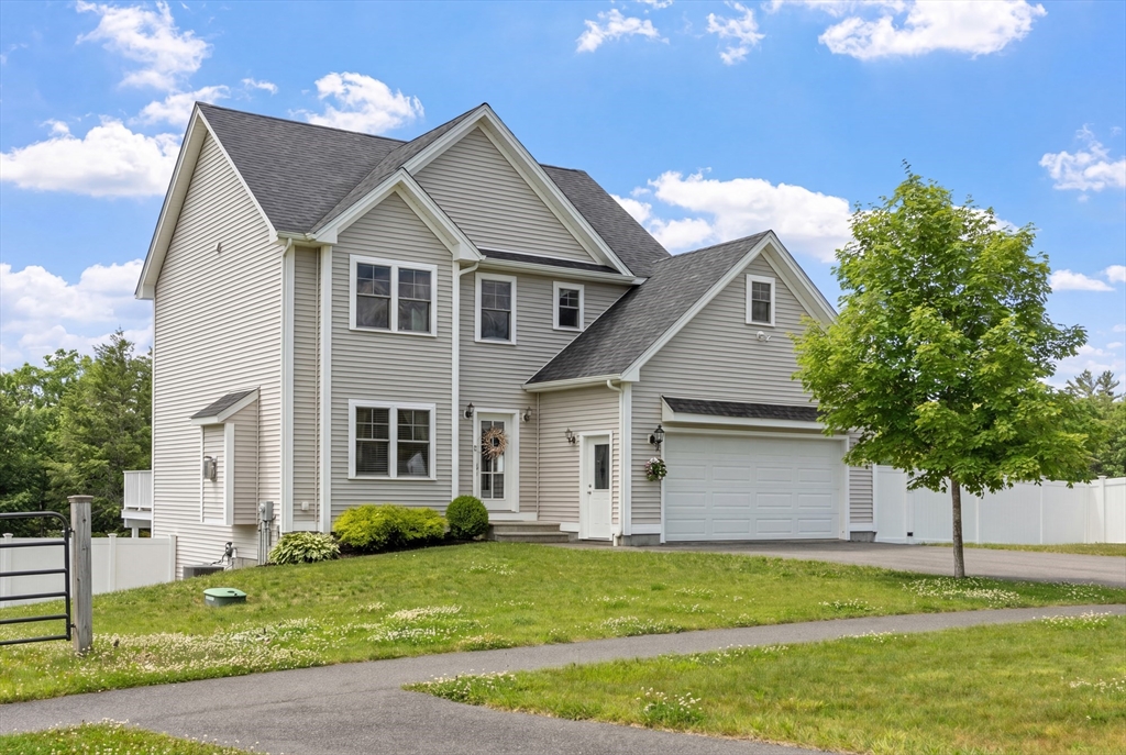 19 Lighthouse Ln, Westminster, Massachusetts, 3 Bedrooms Bedrooms, 7 Rooms Rooms,3 BathroomsBathrooms,Residential,For Sale,Lighthouse Ln,73535310