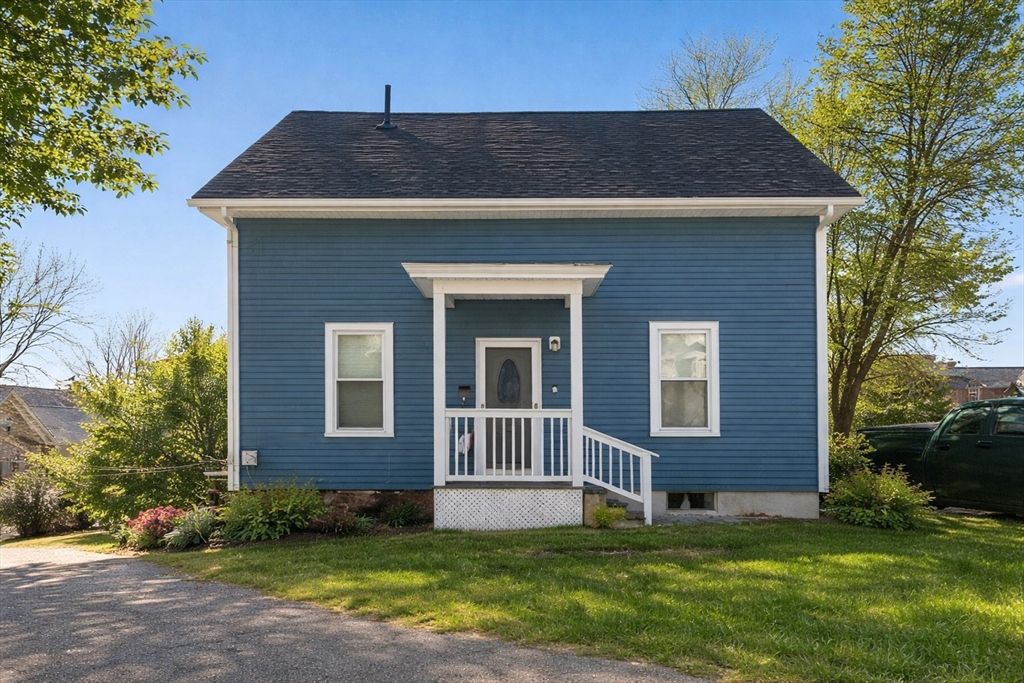 5 Ripley Place, Worcester, Massachusetts, 4 Bedrooms Bedrooms, 11 Rooms Rooms,2.5 BathroomsBathrooms,Residential,For Sale,Ripley Place,73520659