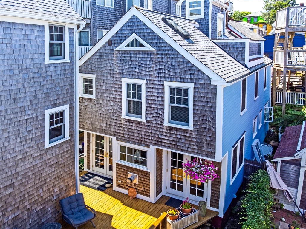 351A Commercial Street, Provincetown, Massachusetts, 2 Bedrooms Bedrooms, 6 Rooms Rooms,1 BathroomBathrooms,Residential,For Sale,Commercial Street,73535383