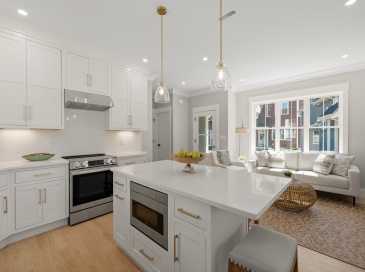 40 Lyons Street, Quincy, Massachusetts, 3 Bedrooms Bedrooms, 6 Rooms Rooms,2.5 BathroomsBathrooms,Residential,For Sale,Lyons Street,73535317