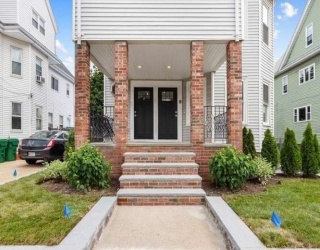 53 Sheridan Avenue, Medford, Massachusetts, 4 Bedrooms Bedrooms, 8 Rooms Rooms,3 BathroomsBathrooms,Residential,For Sale,Sheridan Avenue,73535323