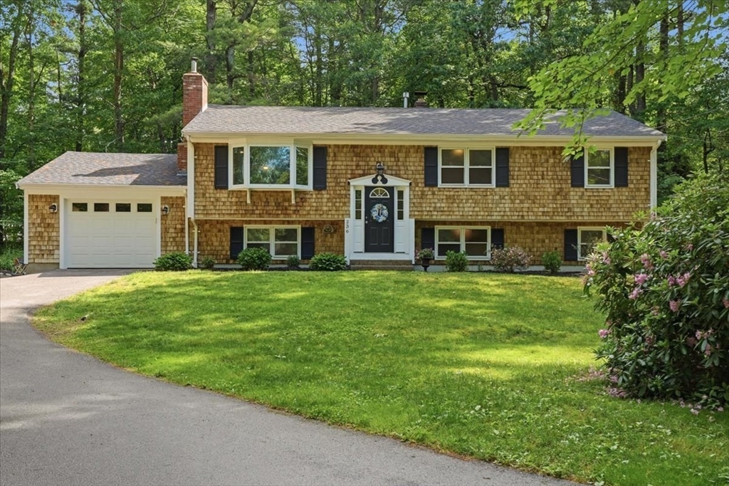 236 Pine St., Marshfield, Massachusetts, 4 Bedrooms Bedrooms, 10 Rooms Rooms,2.5 BathroomsBathrooms,Residential,For Sale,Pine St.,73535082
