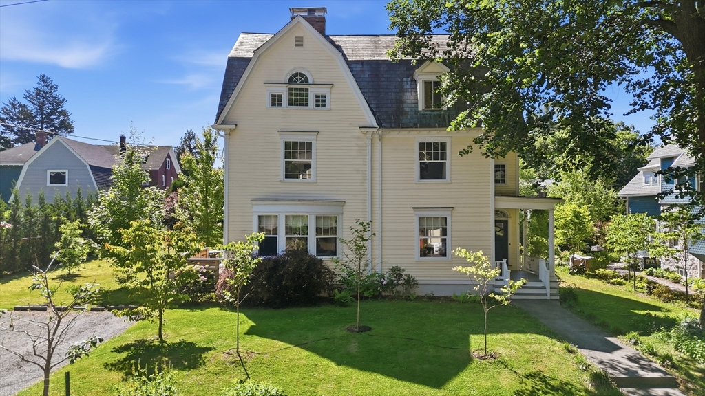 63 Dryads Grn, Northampton, Massachusetts, 6 Bedrooms Bedrooms, 11 Rooms Rooms,3.5 BathroomsBathrooms,Residential,For Sale,Dryads Grn,73535363