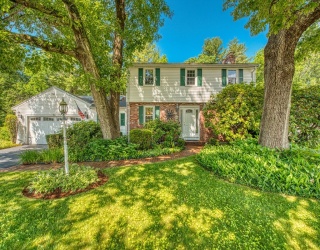 21 Tosca Drive, Brockton, Massachusetts, 4 Bedrooms Bedrooms, 10 Rooms Rooms,2 BathroomsBathrooms,Residential,For Sale,Tosca Drive,73535299