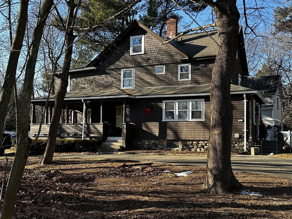 31 Lantern Lane, Wellesley, Massachusetts, 4 Bedrooms Bedrooms, 9 Rooms Rooms,2 BathroomsBathrooms,Residential Income,For Sale,Lantern Lane,73535428
