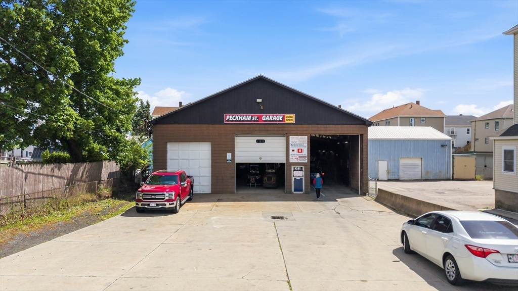 213 Peckham St, Fall River, Massachusetts, ,Commercial Sale,For Sale,Peckham St,73535169