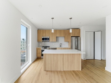 1035 Commonwealth Ave, Boston, Massachusetts, 1 Bedroom Bedrooms, 2 Rooms Rooms,1 BathroomBathrooms,Residential Lease,For Rent,Commonwealth Ave,73535369