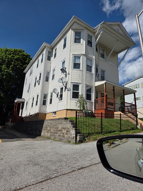 14 Caroline St, Worcester, Massachusetts, 3 Bedrooms Bedrooms, 5 Rooms Rooms,1 BathroomBathrooms,Residential Lease,For Rent,Caroline St,73535384