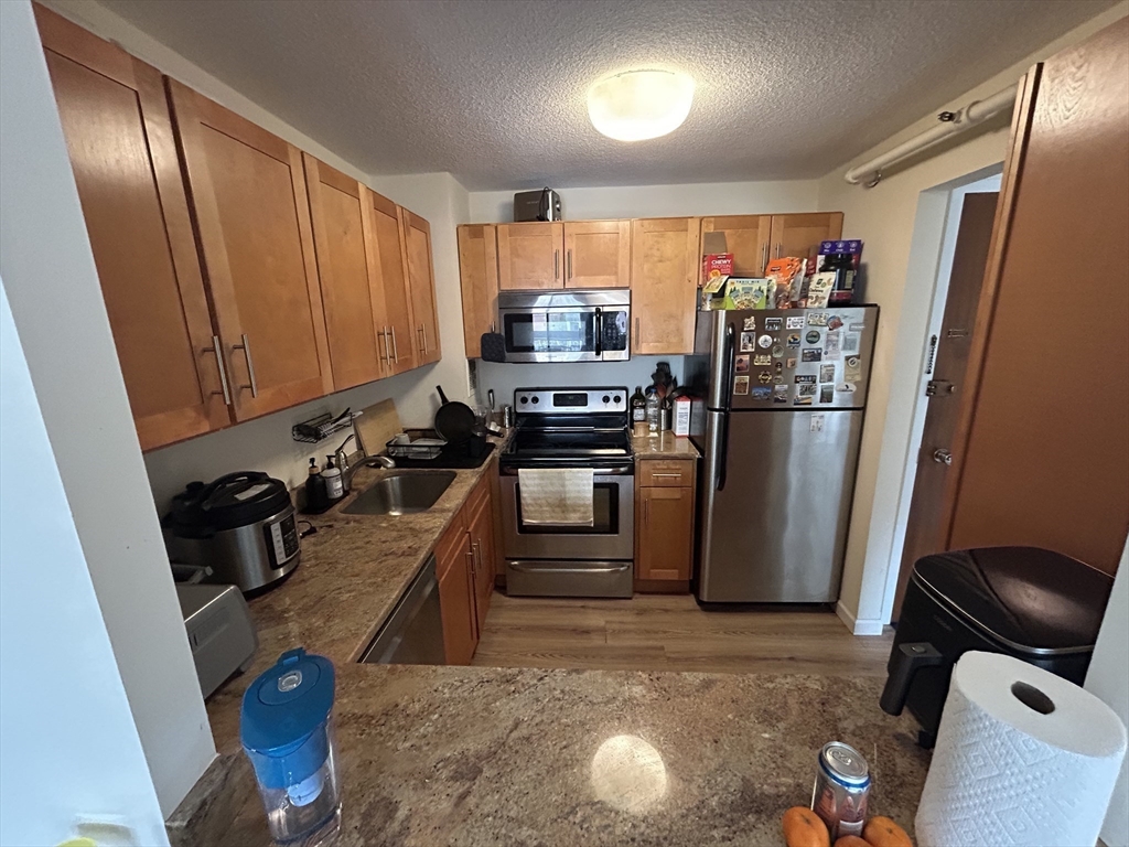872 Massachusetts Ave, Cambridge, Massachusetts, 2 Bedrooms Bedrooms, 4 Rooms Rooms,2 BathroomsBathrooms,Residential Lease,For Rent,Massachusetts Ave,73535214