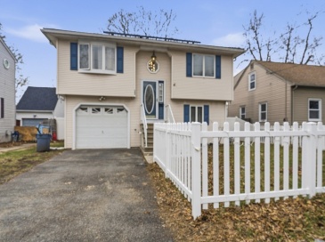 290 Tremont St, Springfield, Massachusetts, 3 Bedrooms Bedrooms, 5 Rooms Rooms,2 BathroomsBathrooms,Residential Lease,For Rent,Tremont St,73535249