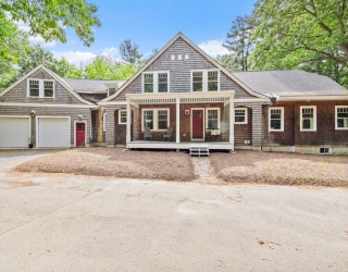 44 Granite St, Medway, Massachusetts, 4 Bedrooms Bedrooms, 8 Rooms Rooms,2.5 BathroomsBathrooms,Residential,For Sale,Granite St,73535213