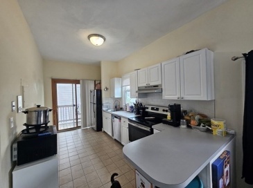 464 Meridian St, Boston, Massachusetts, 2 Bedrooms Bedrooms, 4 Rooms Rooms,1 BathroomBathrooms,Residential Lease,For Rent,Meridian St,73519149
