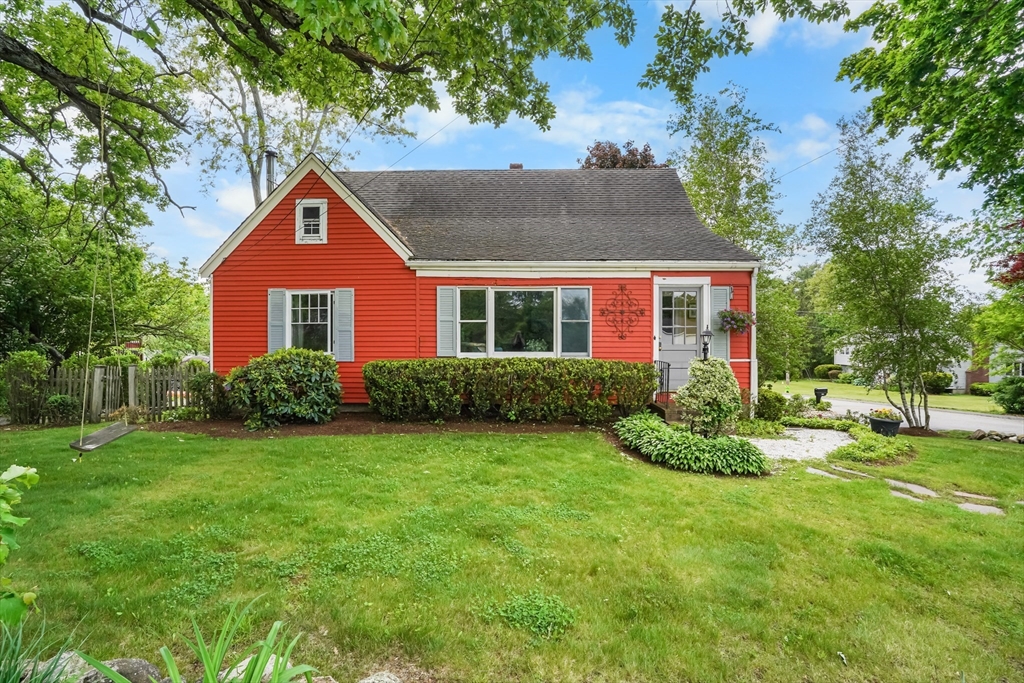 207 Topsfield Rd, Wenham, Massachusetts, 3 Bedrooms Bedrooms, 5 Rooms Rooms,2 BathroomsBathrooms,Residential,For Sale,Topsfield Rd,73483676