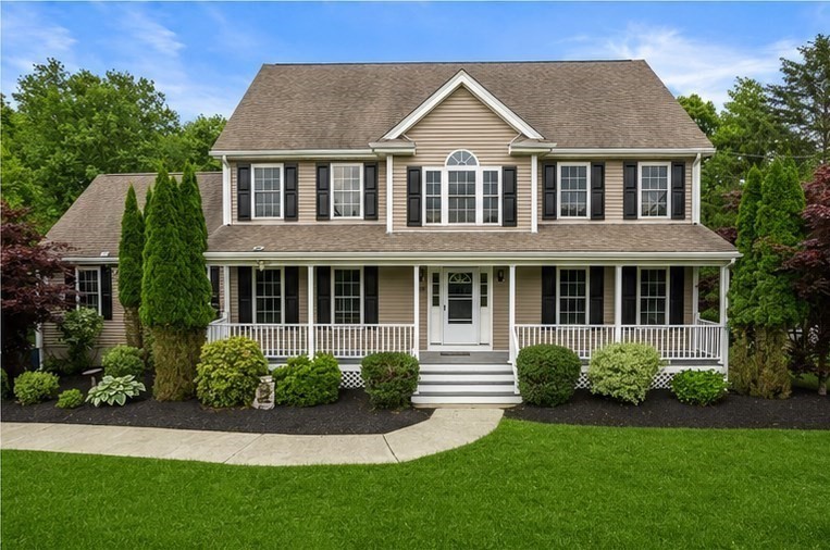 60 Morse Ave, Attleboro, Massachusetts, 4 Bedrooms Bedrooms, 9 Rooms Rooms,3.5 BathroomsBathrooms,Residential,For Sale,Morse Ave,73534974