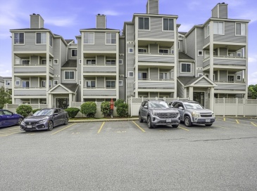 200 Falls Blvd, Quincy, Massachusetts, 2 Bedrooms Bedrooms, 5 Rooms Rooms,1.5 BathroomsBathrooms,Residential,For Sale,Falls Blvd,73535193