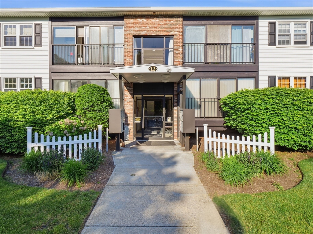 12 Candlewood Ln, Dennis, Massachusetts, 2 Bedrooms Bedrooms, 4 Rooms Rooms,1.5 BathroomsBathrooms,Residential,For Sale,Candlewood Ln,73535203