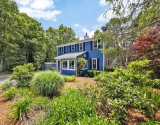 11 Santuit Pond Rd, Mashpee, Massachusetts, 2 Bedrooms Bedrooms, 6 Rooms Rooms,2 BathroomsBathrooms,Residential,For Sale,Santuit Pond Rd,73535257