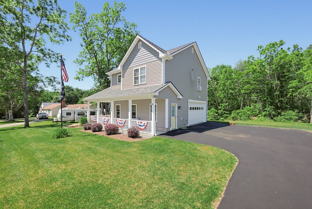 8 Union St, North Brookfield, Massachusetts, 2 Bedrooms Bedrooms, 4 Rooms Rooms,1 BathroomBathrooms,Residential,For Sale,Union St,73535456