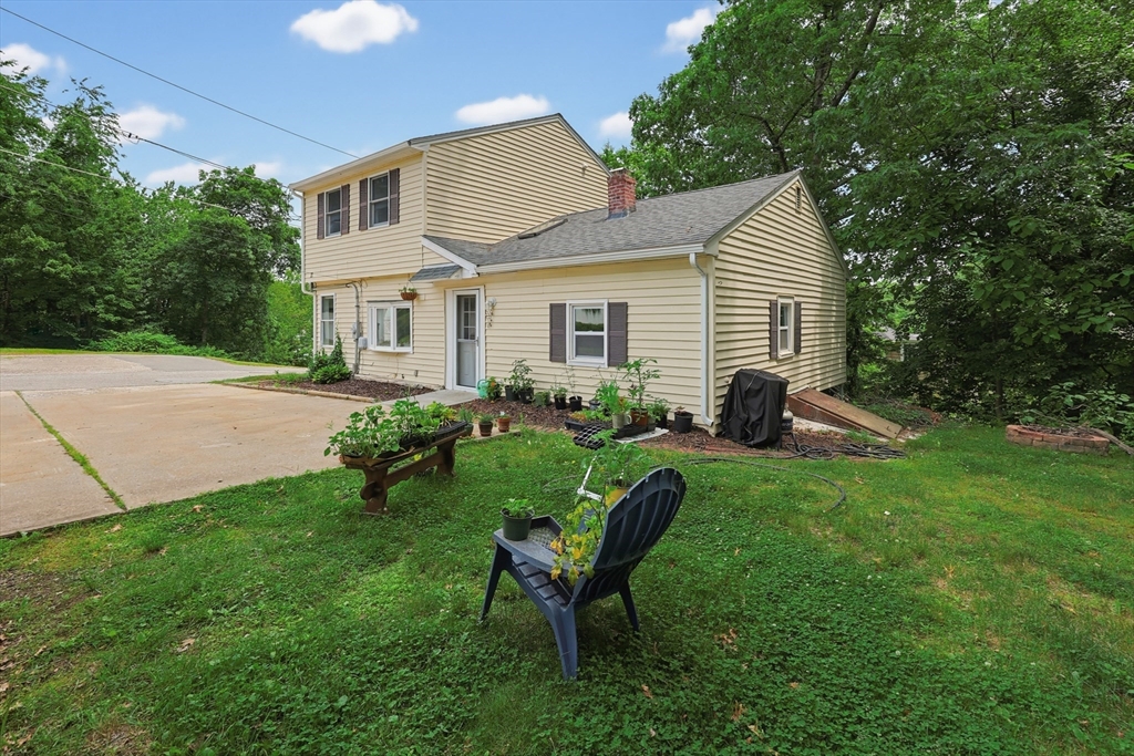11 3rd Ave, Chelmsford, Massachusetts, 2 Bedrooms Bedrooms, 6 Rooms Rooms,2 BathroomsBathrooms,Residential,For Sale,3rd Ave,73535113