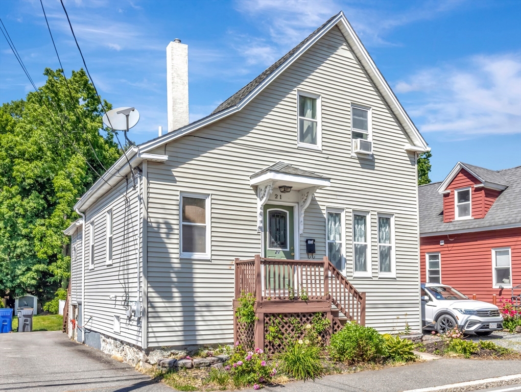 21 Canton Street, Easton, Massachusetts, 2 Bedrooms Bedrooms, 4 Rooms Rooms,1 BathroomBathrooms,Residential,For Sale,Canton Street,73535208