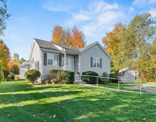 42 Crystal Water, East Bridgewater, Massachusetts, 2 Bedrooms Bedrooms, 6 Rooms Rooms,1.5 BathroomsBathrooms,Residential,For Sale,Crystal Water,73535224