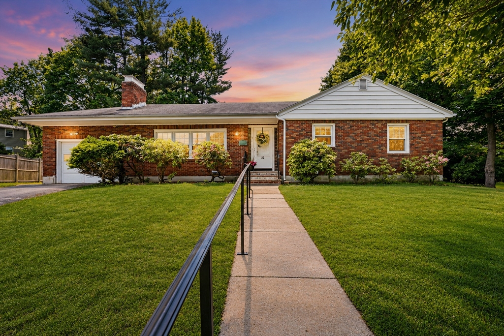 22 Maxdale Rd, Worcester, Massachusetts, 3 Bedrooms Bedrooms, 6 Rooms Rooms,2 BathroomsBathrooms,Residential,For Sale,Maxdale Rd,73535255