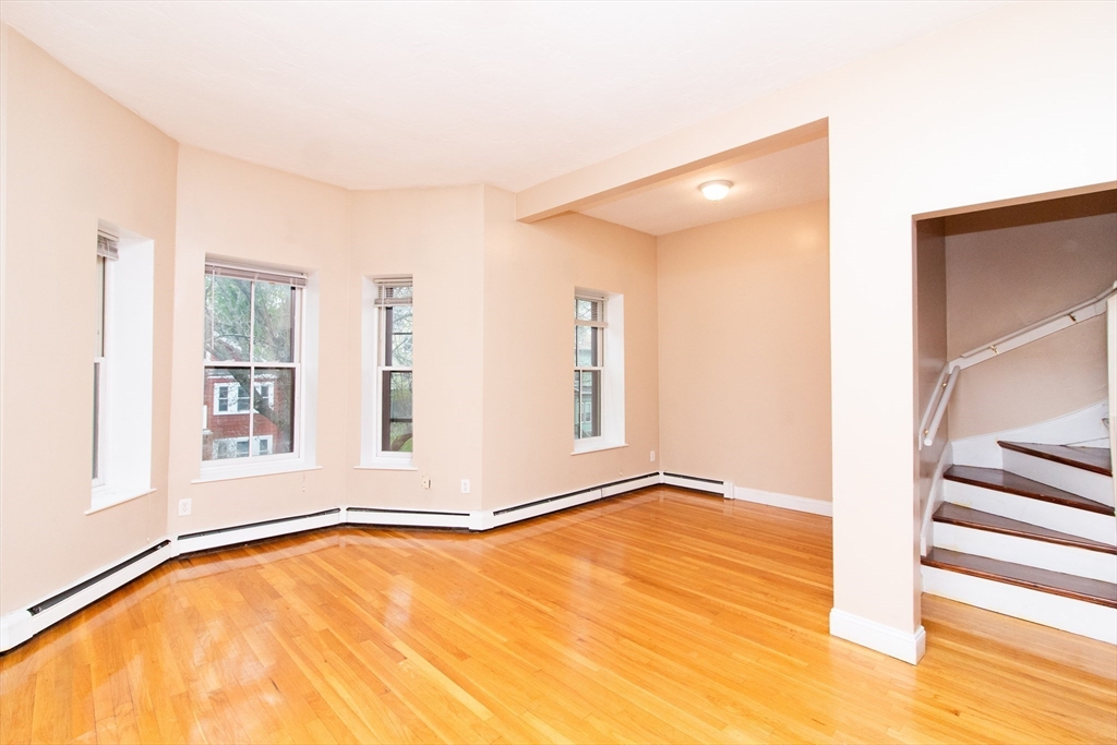 40 Cedar, Boston, Massachusetts, 3 Bedrooms Bedrooms, 5 Rooms Rooms,1.5 BathroomsBathrooms,Residential Lease,For Rent,Cedar,73535483
