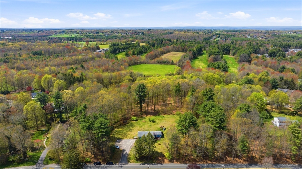 817 Somers Rd, East Longmeadow, Massachusetts, 3 Bedrooms Bedrooms, 7 Rooms Rooms,1 BathroomBathrooms,Residential,For Sale,Somers Rd,73535401