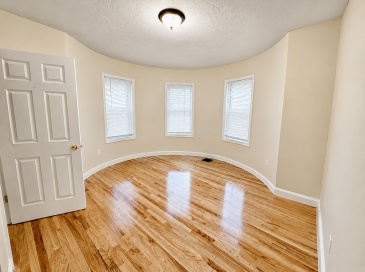 19 Dunlap St, Boston, Massachusetts, 3 Bedrooms Bedrooms, 5 Rooms Rooms,1 BathroomBathrooms,Residential Lease,For Rent,Dunlap St,73535500
