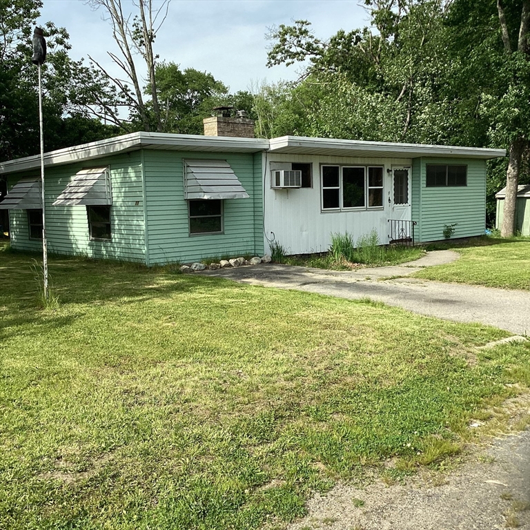 11 Montauk, Brockton, Massachusetts, 3 Bedrooms Bedrooms, 5 Rooms Rooms,1 BathroomBathrooms,Residential,For Sale,Montauk,73535378