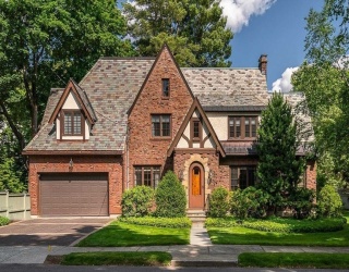 14 Homestead, Newton, Massachusetts, 4 Bedrooms Bedrooms, 8 Rooms Rooms,3.5 BathroomsBathrooms,Residential,For Sale,Homestead,73535516