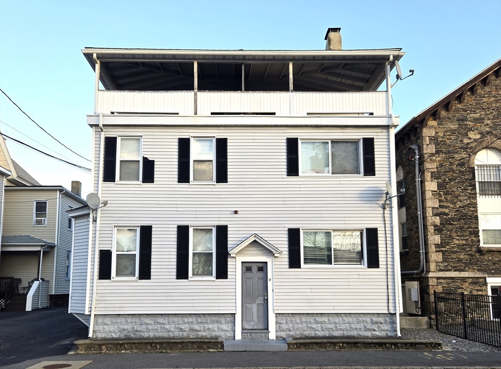 9 Cedar St, Taunton, Massachusetts, 2 Bedrooms Bedrooms, 5 Rooms Rooms,1 BathroomBathrooms,Residential Lease,For Rent,Cedar St,73535529