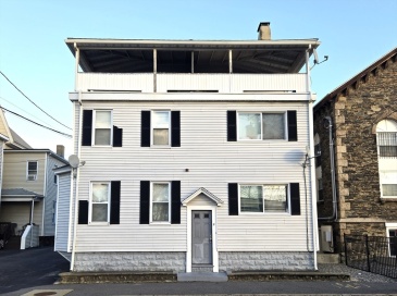 9 Cedar St, Taunton, Massachusetts, 2 Bedrooms Bedrooms, 5 Rooms Rooms,1 BathroomBathrooms,Residential Lease,For Rent,Cedar St,73535529