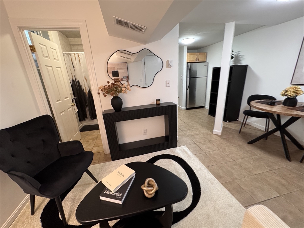 1 Dana Street, Cambridge, Massachusetts, 1 Bedroom Bedrooms, 3 Rooms Rooms,1 BathroomBathrooms,Residential,For Sale,Dana Street,73523522