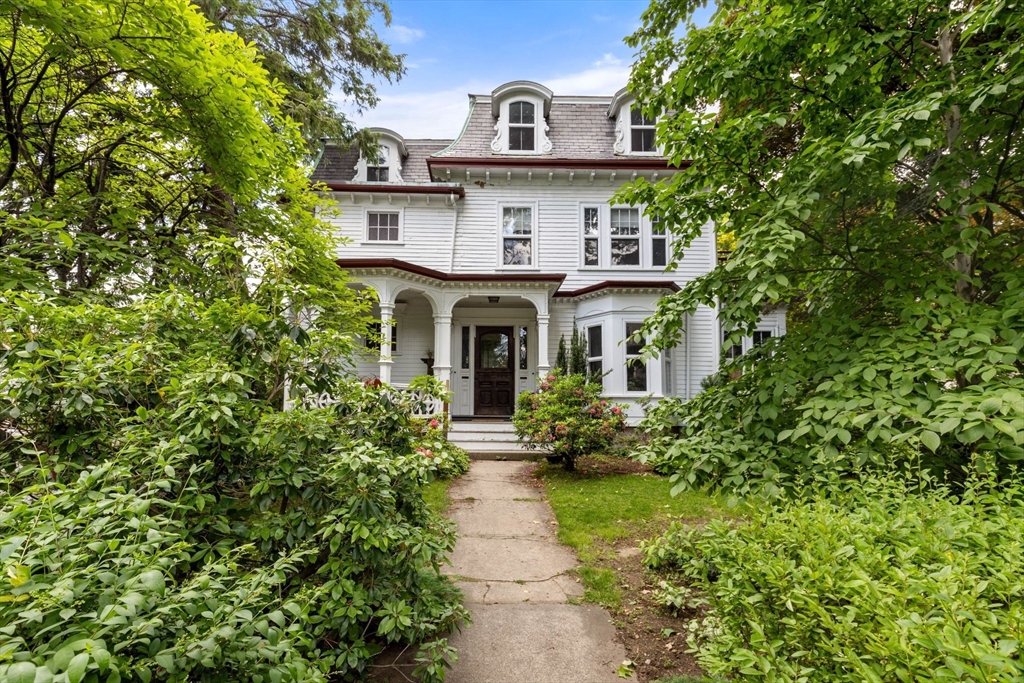 15 Myrtle Street, Boston, Massachusetts, 3 Bedrooms Bedrooms, 7 Rooms Rooms,2 BathroomsBathrooms,Residential Lease,For Rent,Myrtle Street,73535550