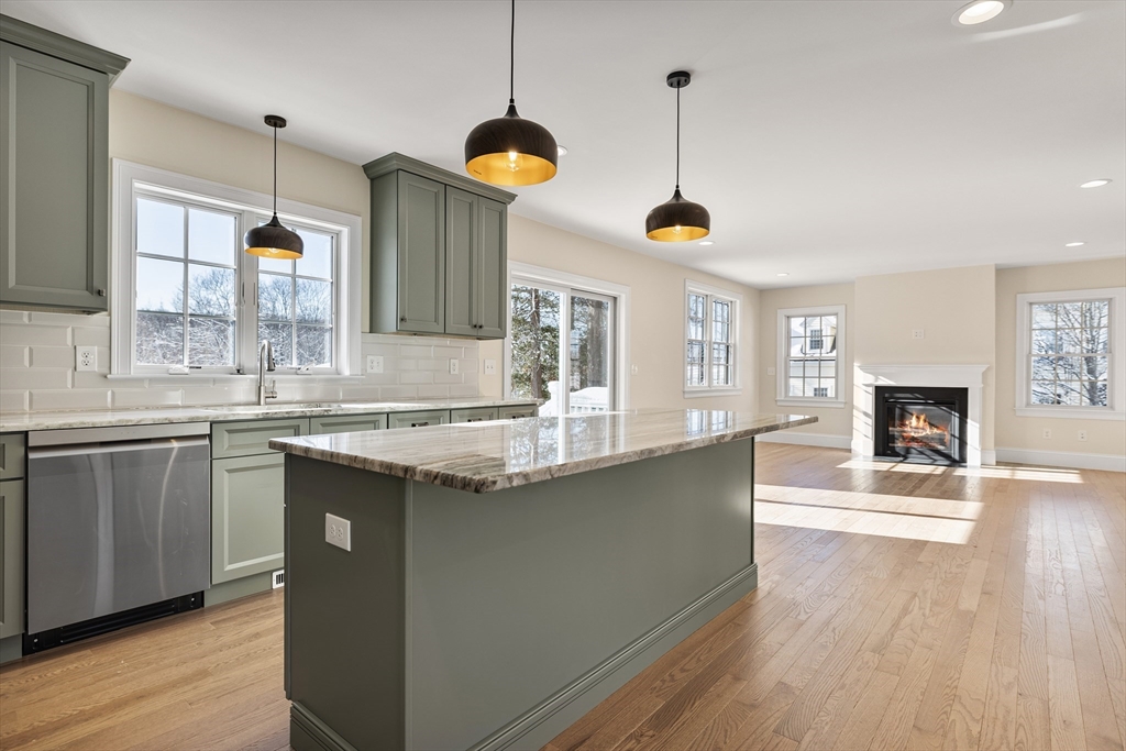 41 Lantern Lane, Braintree, Massachusetts, 4 Bedrooms Bedrooms, 9 Rooms Rooms,2.5 BathroomsBathrooms,Residential,For Sale,Lantern Lane,73462868