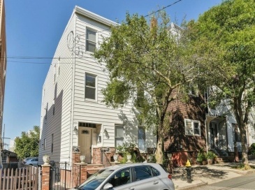154 Webster Street, Boston, Massachusetts, 2 Bedrooms Bedrooms, 4 Rooms Rooms,1 BathroomBathrooms,Residential Lease,For Rent,Webster Street,73535579