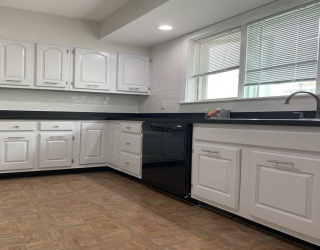 25A Bradbury Ave, Medford, Massachusetts, 3 Bedrooms Bedrooms, 6 Rooms Rooms,1 BathroomBathrooms,Residential Lease,For Rent,Bradbury Ave,73535608