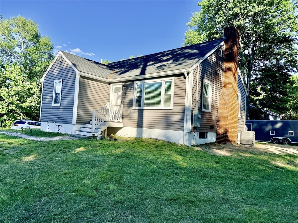15 High St, Billerica, Massachusetts, 2 Bedrooms Bedrooms, 5 Rooms Rooms,1 BathroomBathrooms,Residential,For Sale,High St,73535631